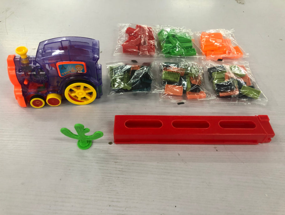 Automatic Domino Placing Train Set